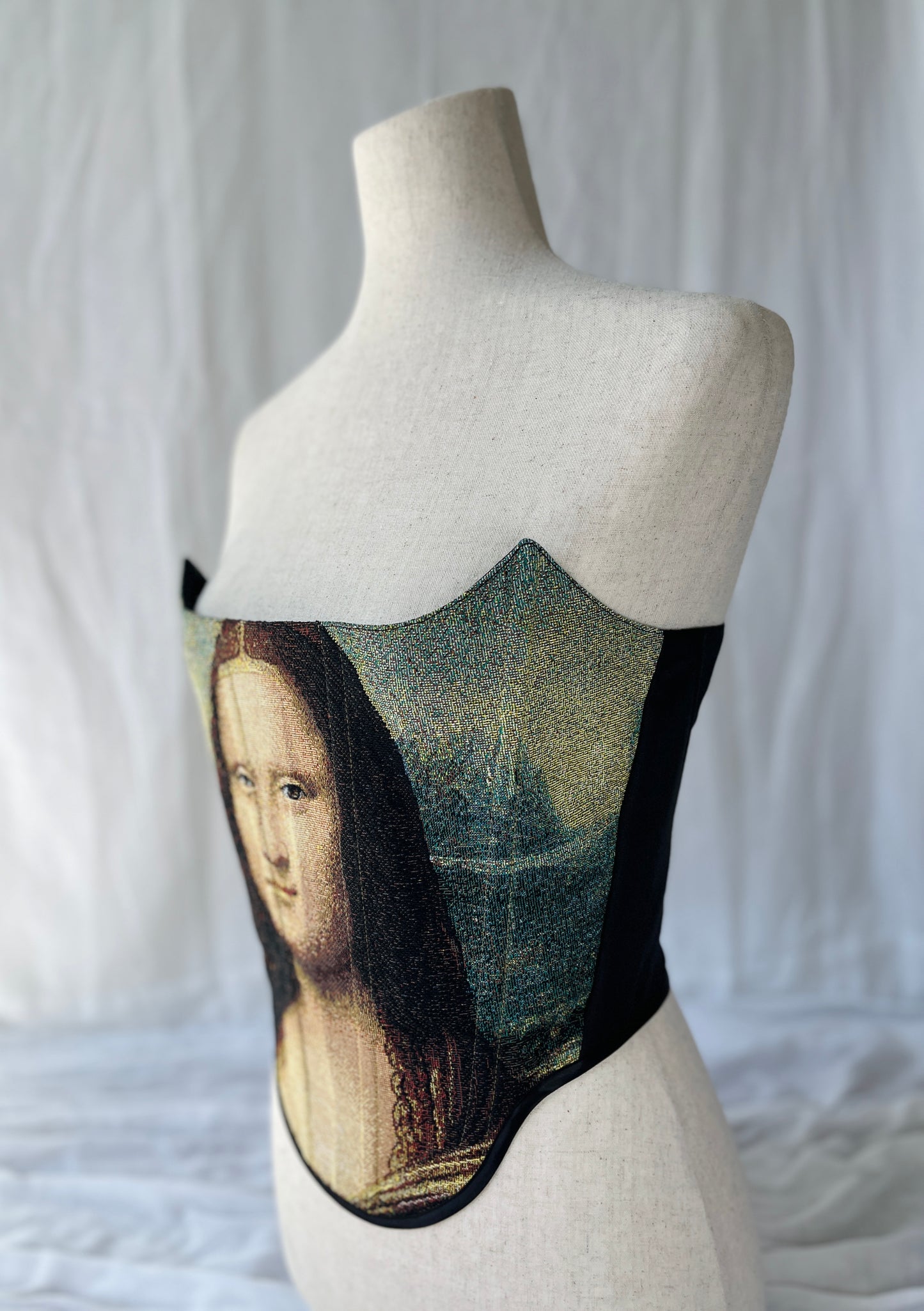 mona lisa corset 