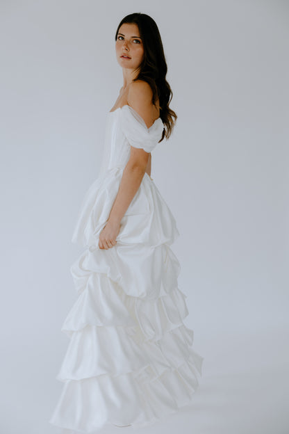 bride in modern wedding dress for summer wedding